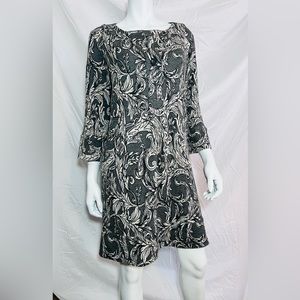 Diane Von Furstenberg Knit 3/4 Length Sleeve dress. Has pockets! OBO 🎁